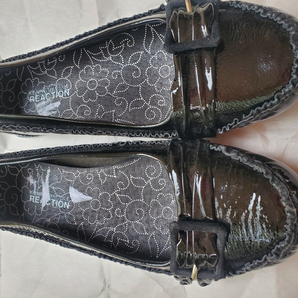 Kenneth Cole Reaction Black Flats with Decorative Buckle